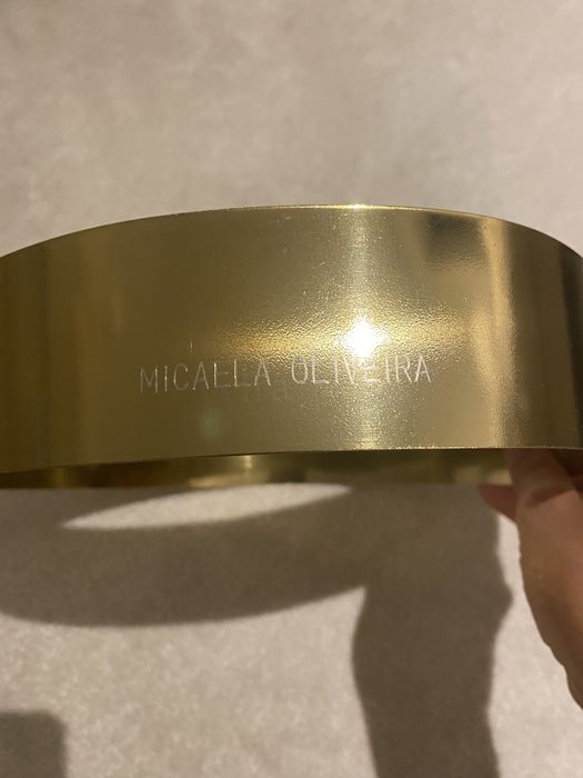 Cinto dourado Micaela Oliveira, ajustavem