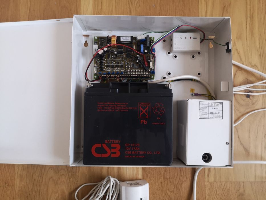 Zestaw alarmowy centrala Satel Ca - 10