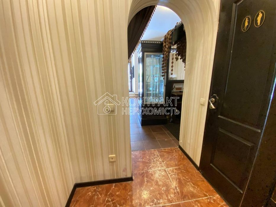 Продам Кав'ярняю в Центрі (Дзеркальний струмень). Готовий бізнес.