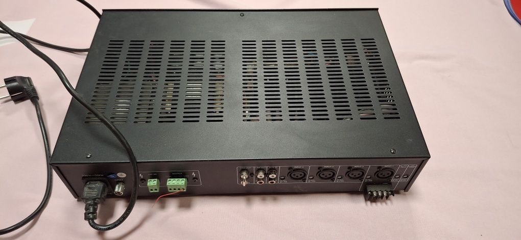 Wzmacniacz Monacor PA-900