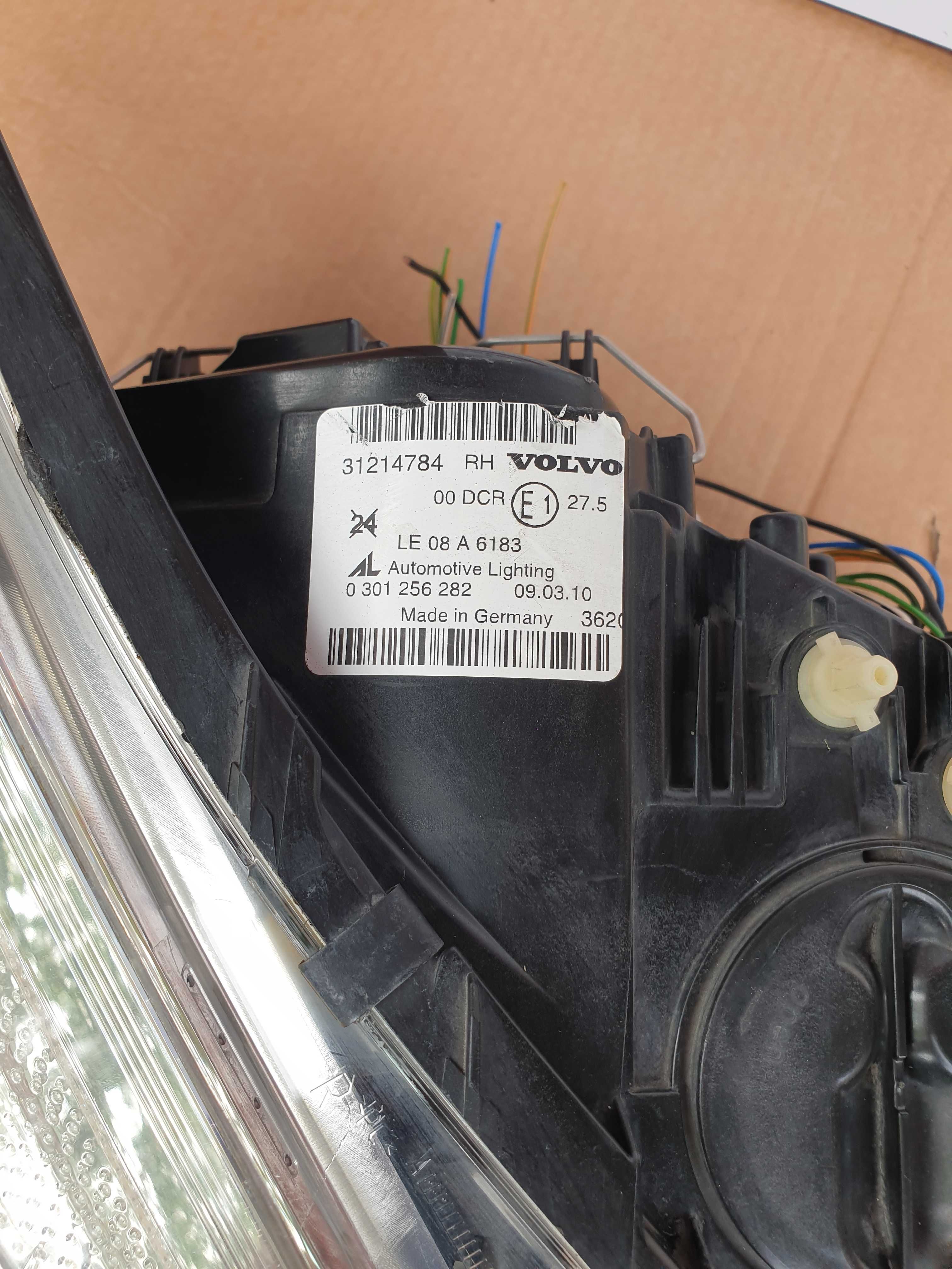 volvo C70 lampa przednia prawa  volvo C70  2010 Rok  EU  XENON