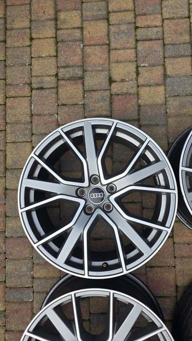 Komplet felg felgi Felga audi a4 b9 a5 8w0 19"