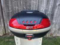 Kufer centralny Givi V46N