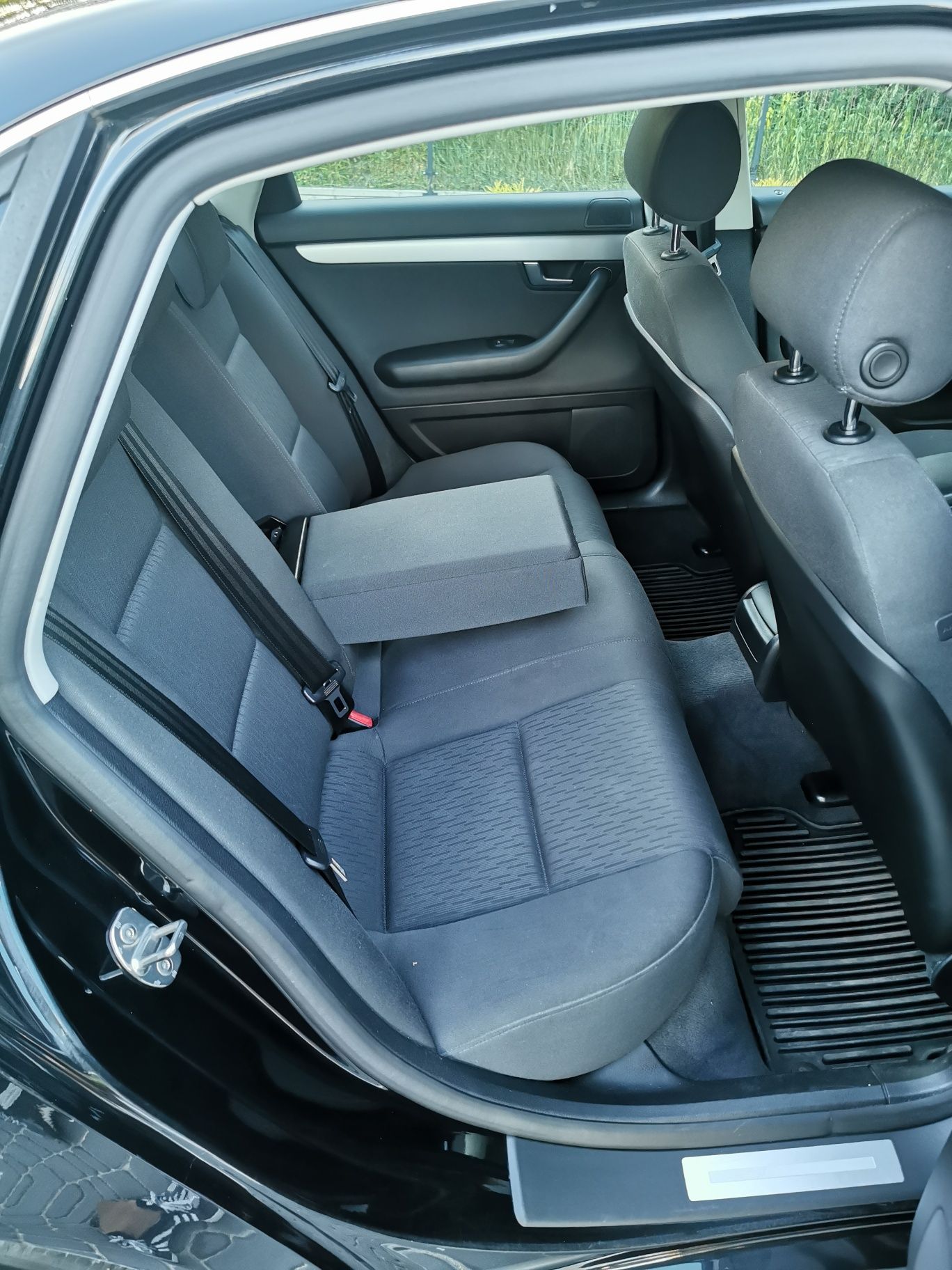 Sprzedam Audi A4 b7, 1.6 mpi, bezwypadkowy i bezkolizyjny