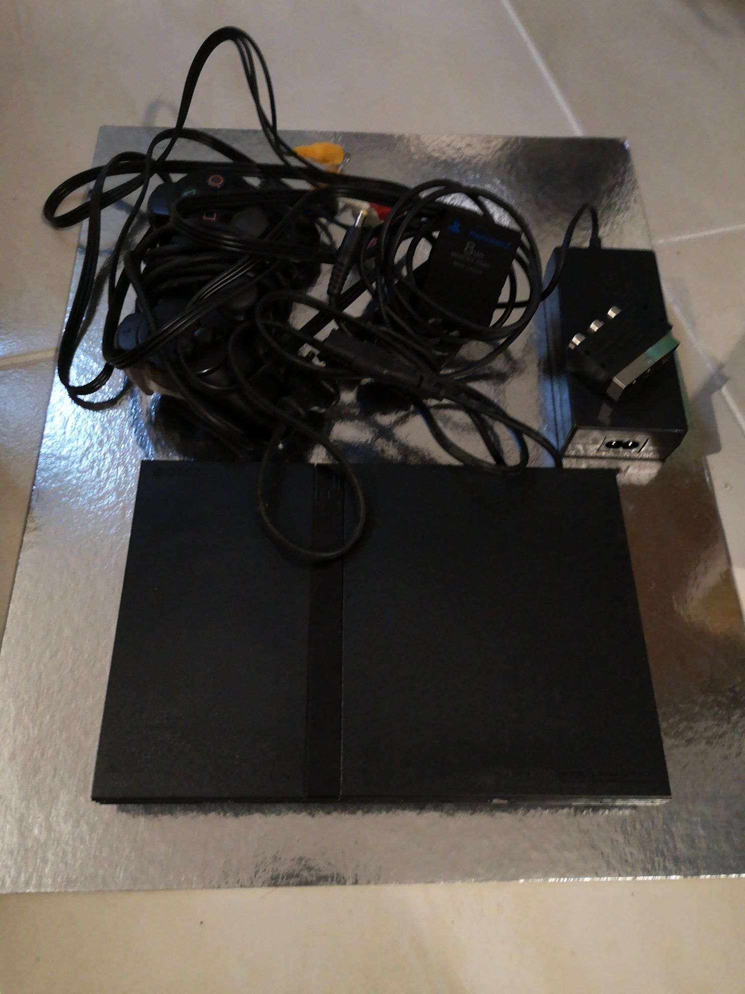 Playstation 2 com comando +1 cartão de 8 MB