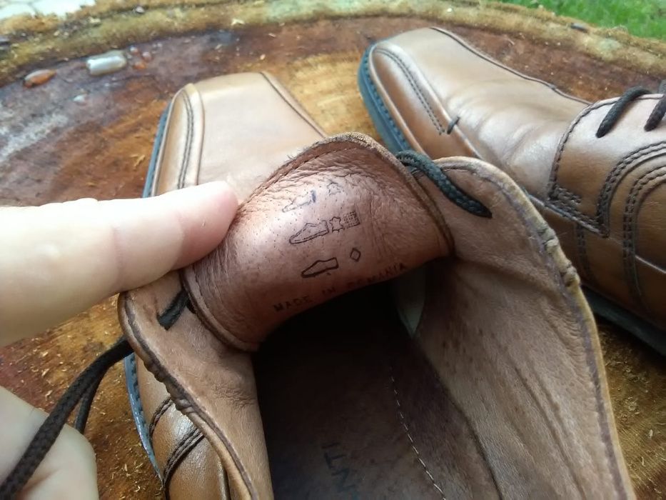 Sapatos para homem, tamanho 39, em pele