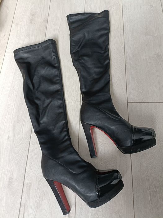 Продам ботфорди.