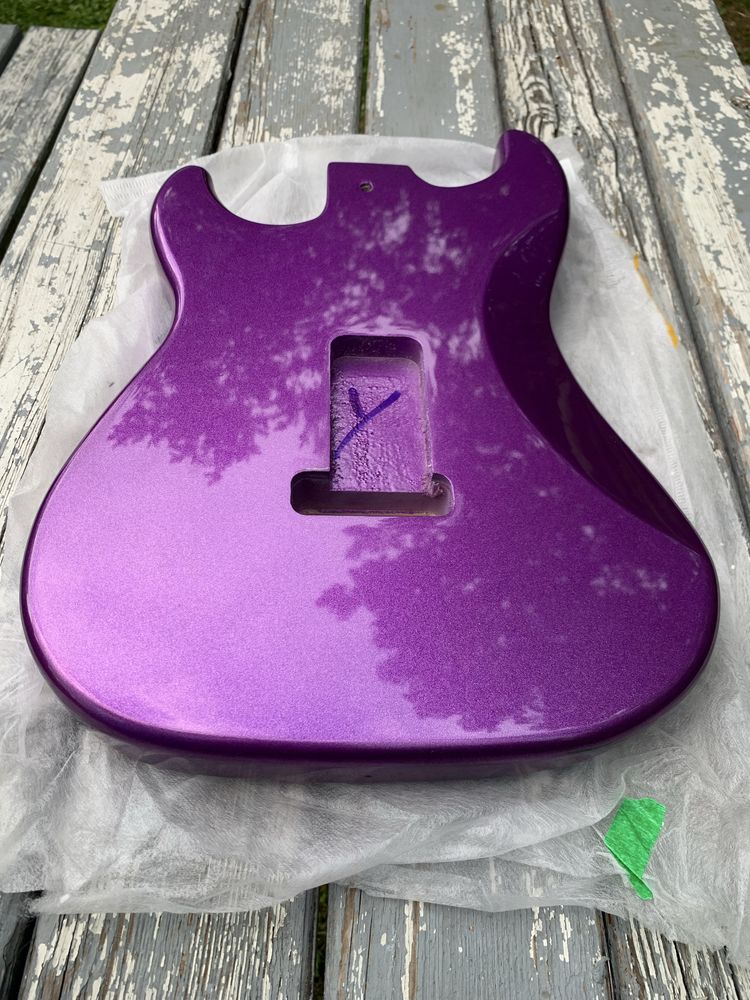 Korpus gitary typu stratocaster