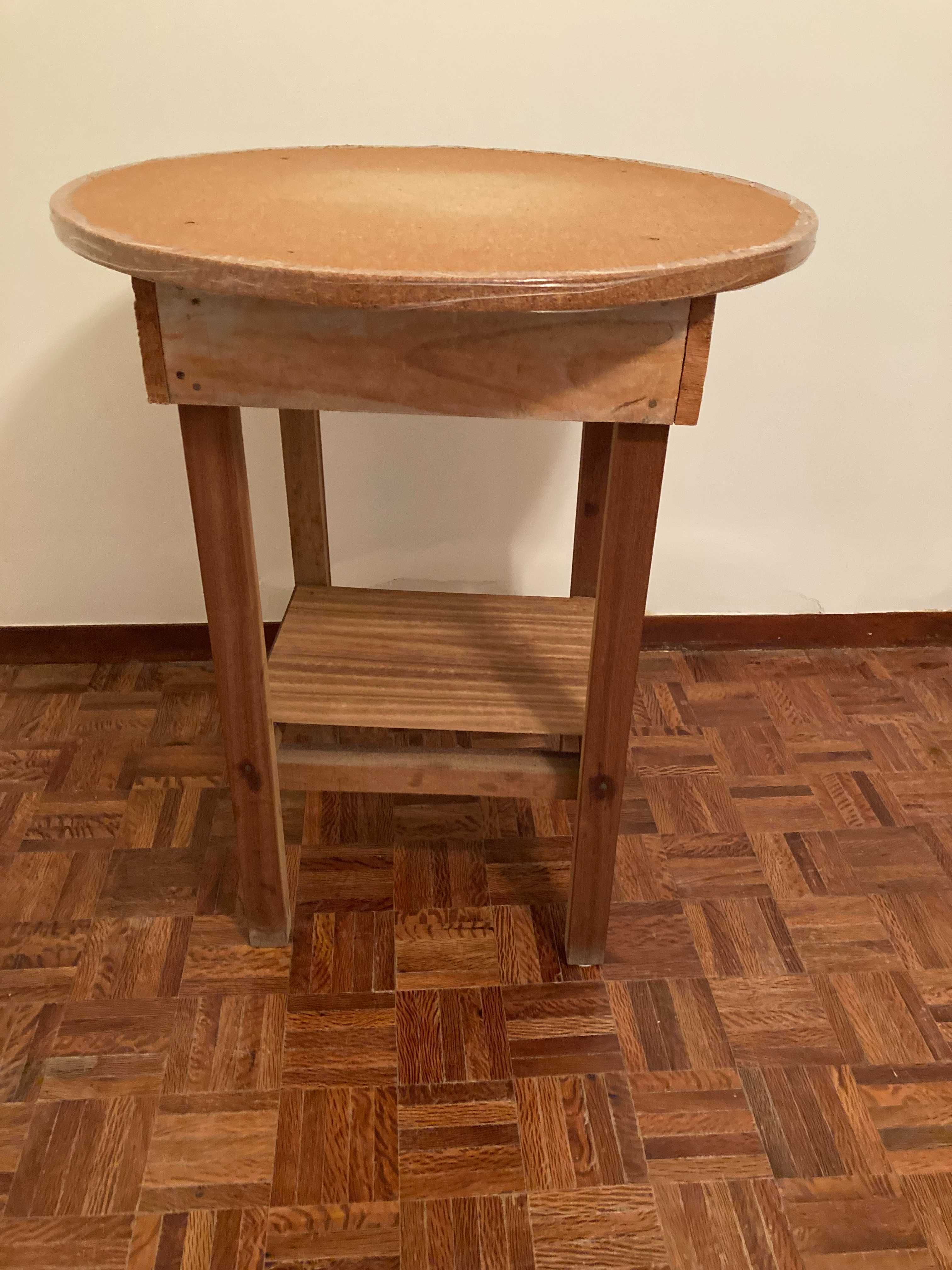 Mesa / Camilha 60cm