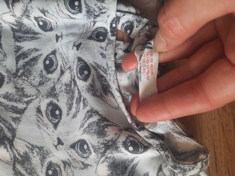 Śliczna sukienka w koty H&M 128 cm