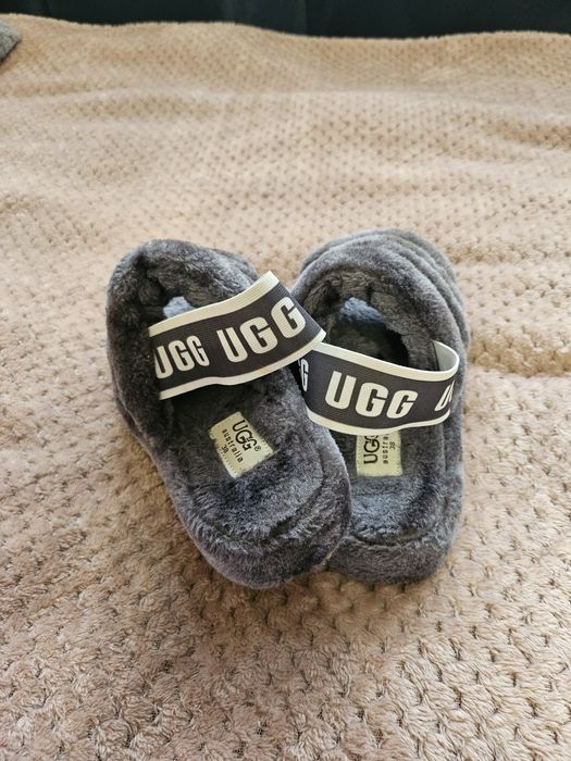 Nowe kapcie UGG szare
