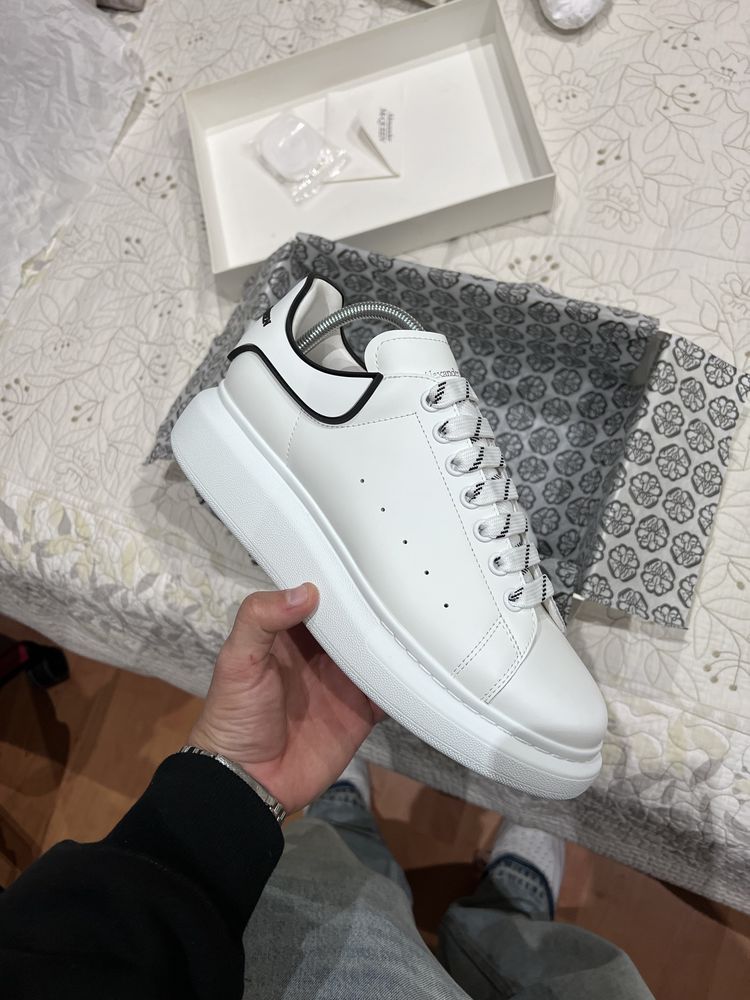 Alexander McQueen 43