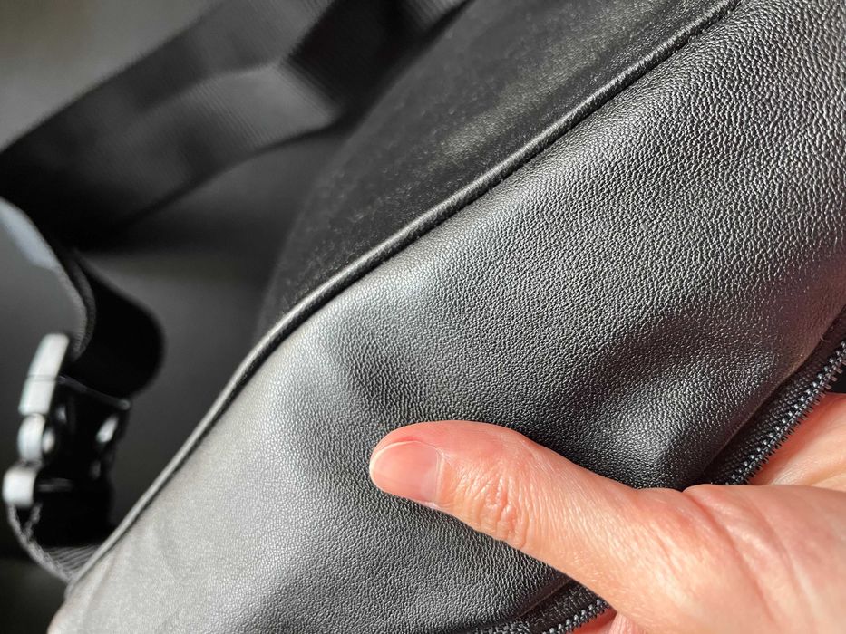 Сумка-бананка на пояс шкіряна