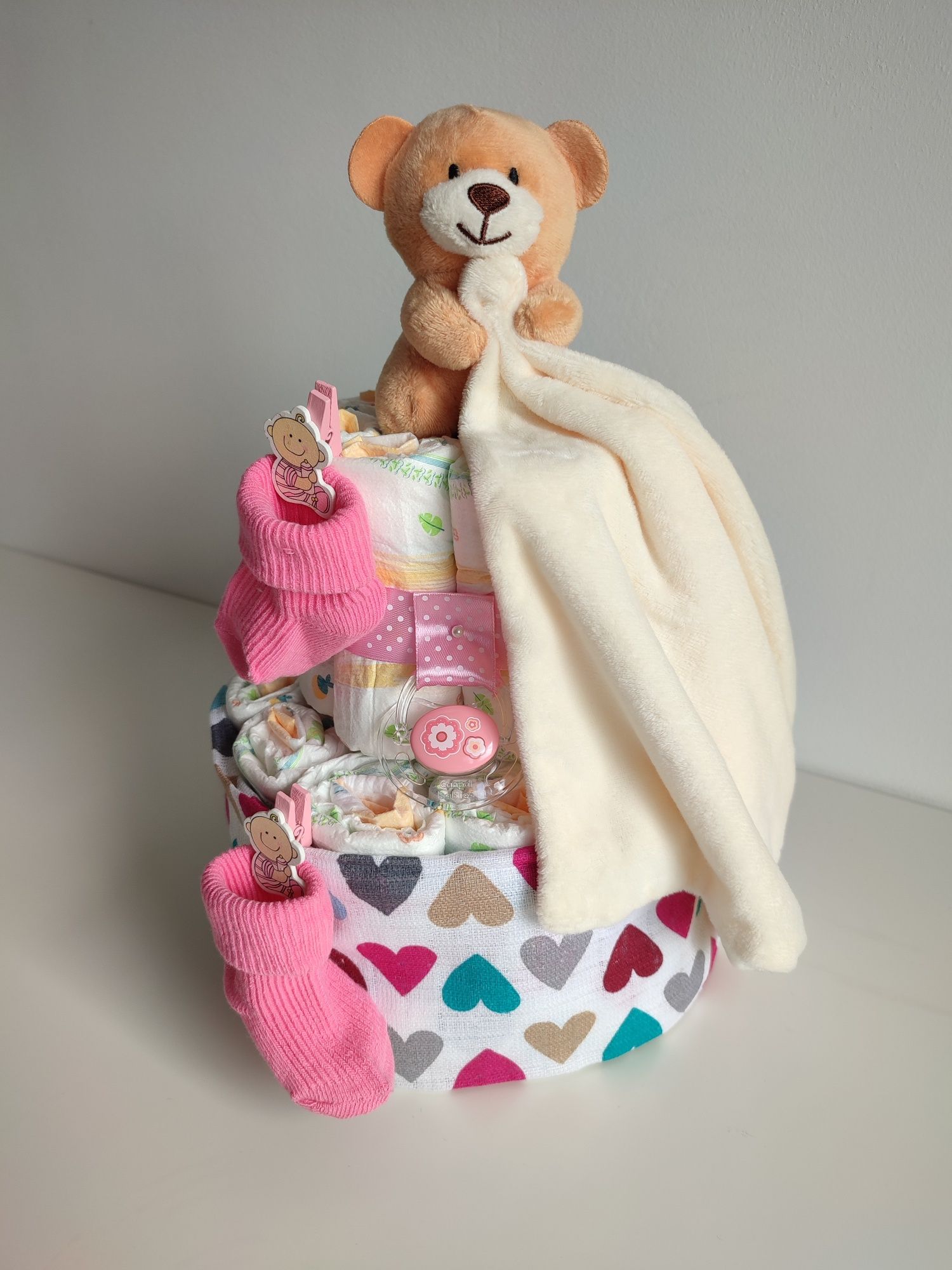 Tort z pampersów-prezent, narodziny dziecka, Baby Shower