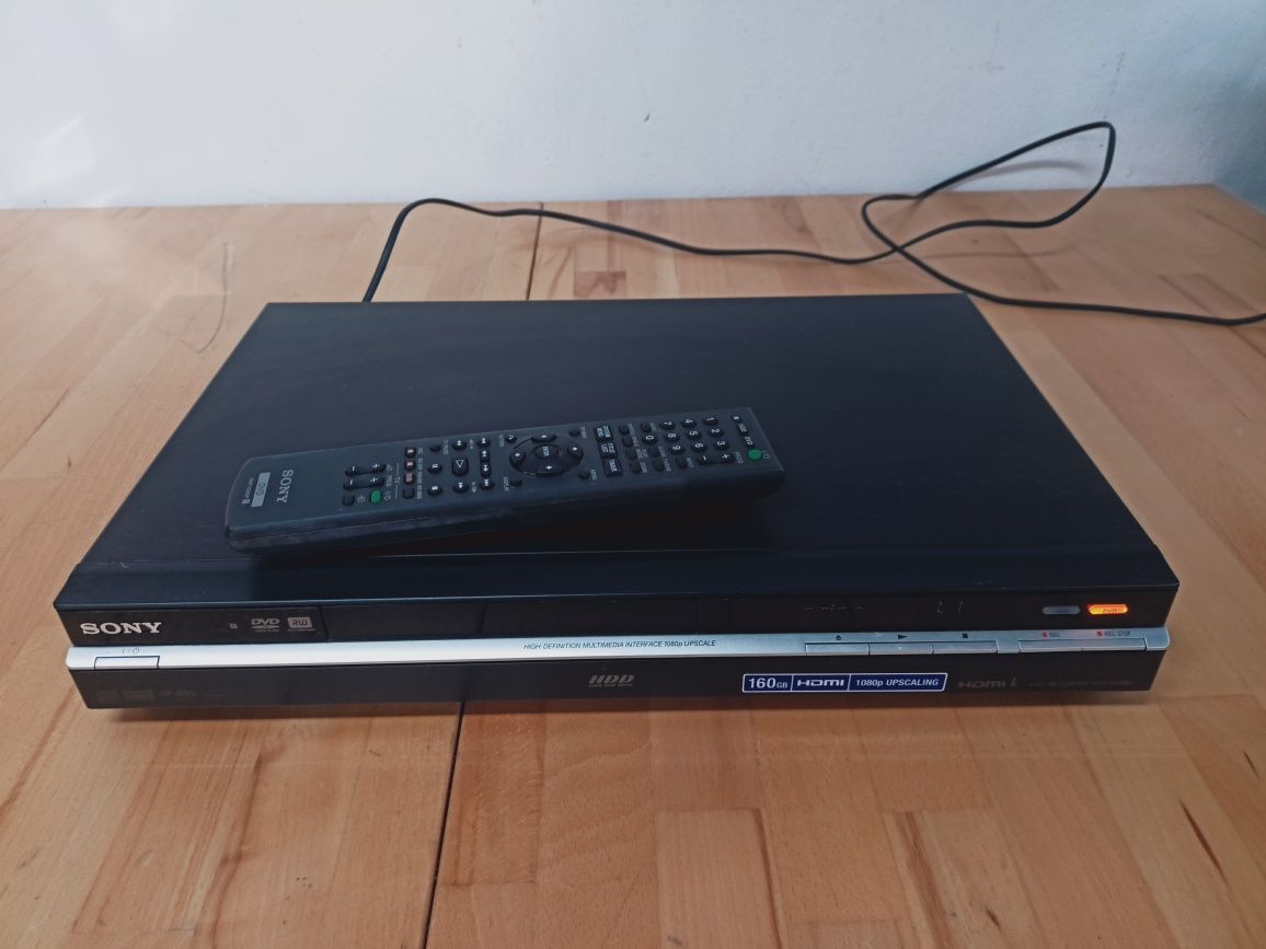 Sony DVD z nagrywarką RDR-H680.