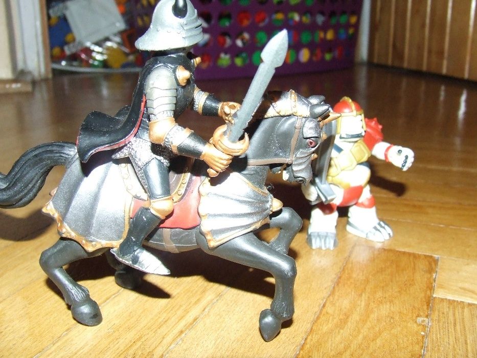 rycerz na koniu, wojak średniowieczny Mathercare