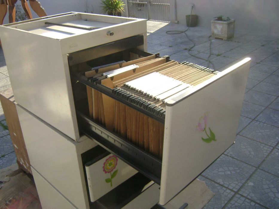 movel arquivo e arrumação de escritório em metal