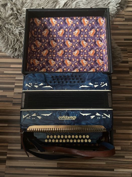 Akordeon guzikowy z ZSRR