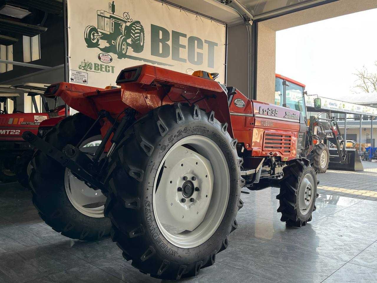 Kubota L1 235 Трактор японський