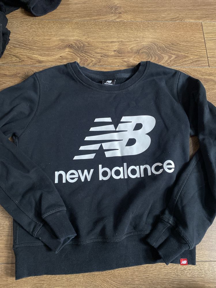 Bluza czarna New Balance XS