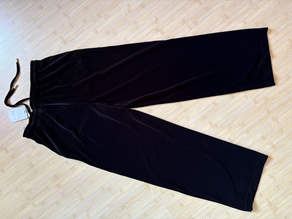 Брюки штаны бархатные, новые. Р. 38