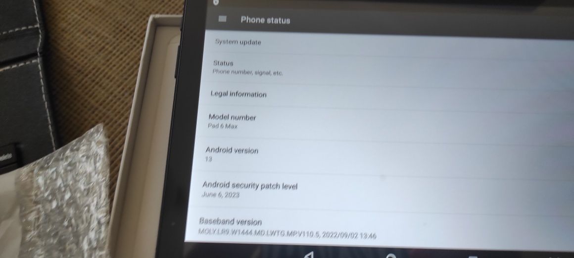 Tablet novo, com duas capas, teclado e vários acessórios