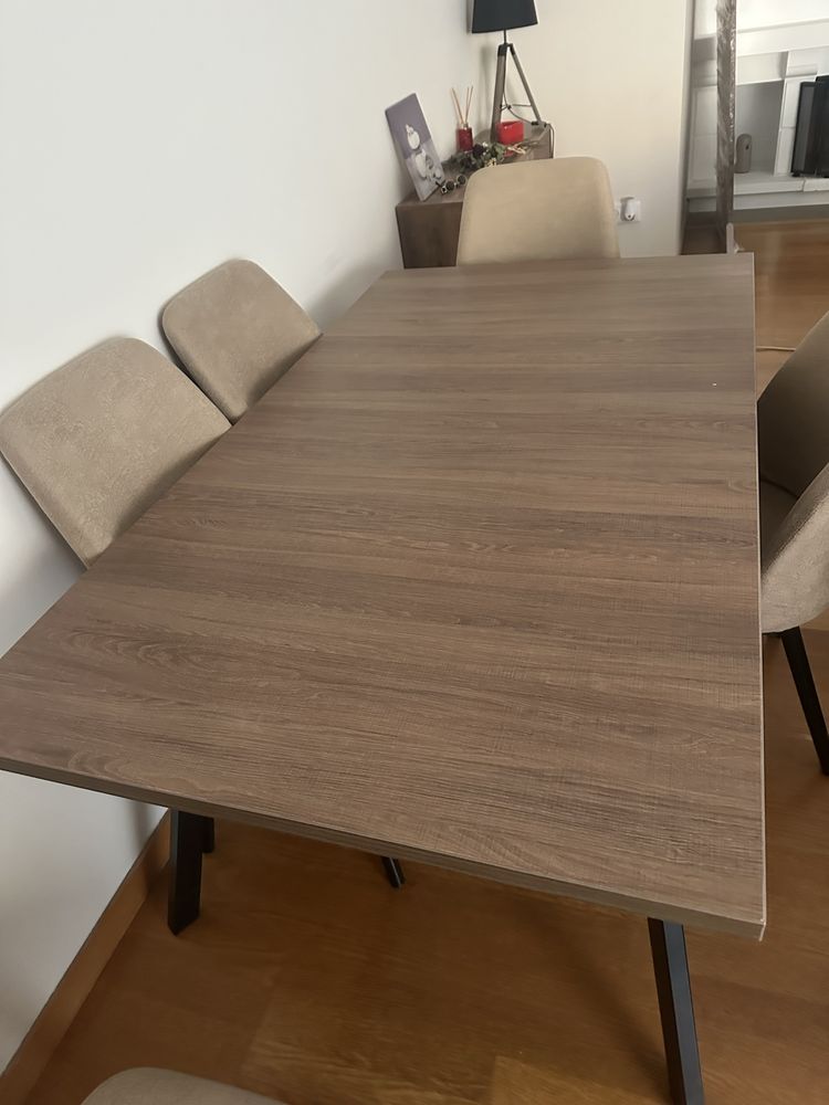 Mesa de sala de jantar