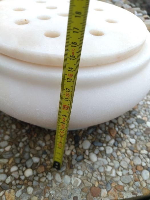 Floreira em mármore branco