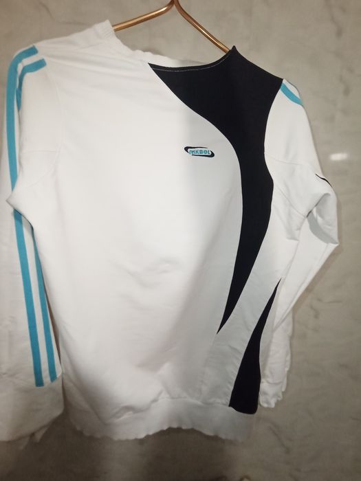 Світшот в білому кольорі