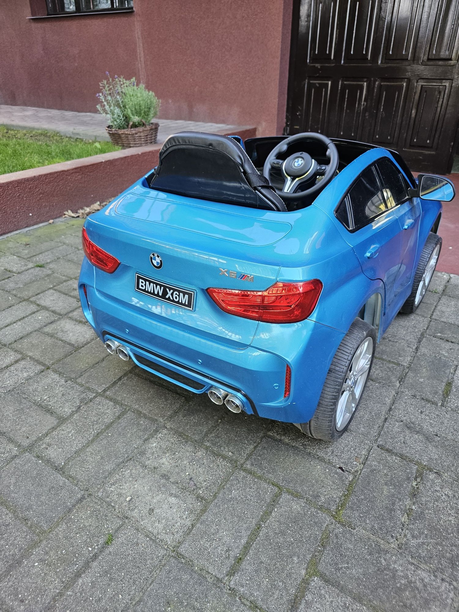 Auto dla dzieci na akumulator BMW MX6