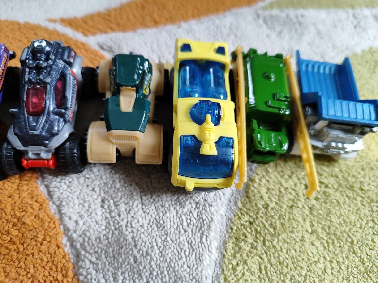 Машинки matchbox в хорошому стані 50 грн за одну а за декілька по 40