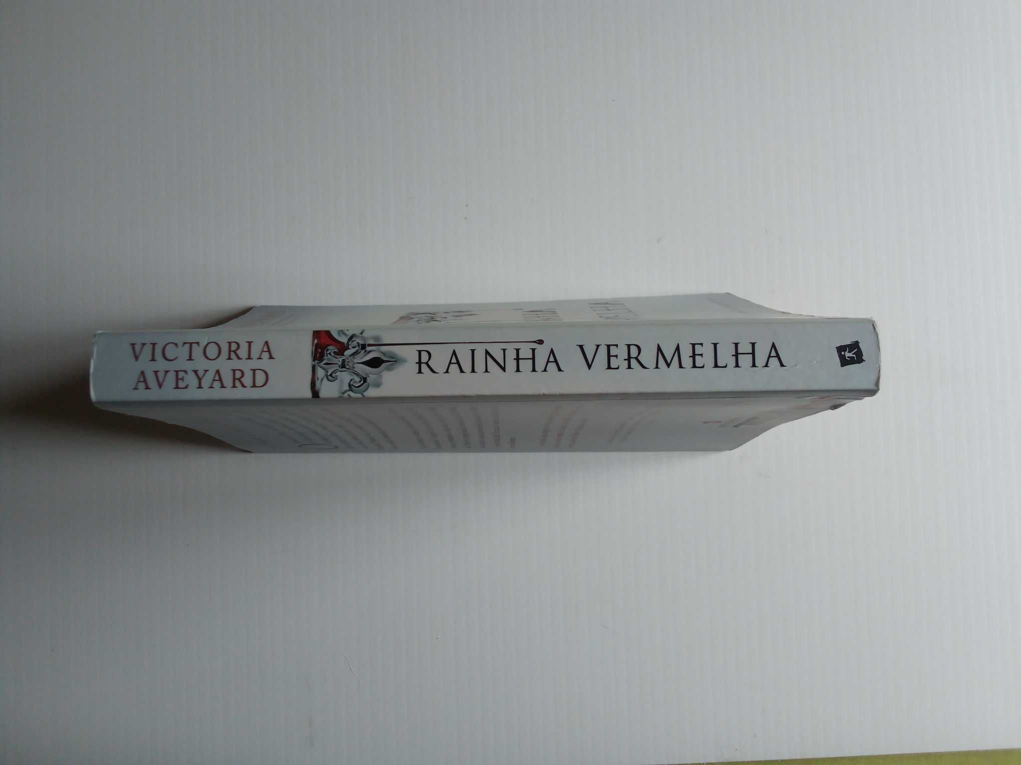 Livro "A Rainha Vermelha", de Victoria Aveyard