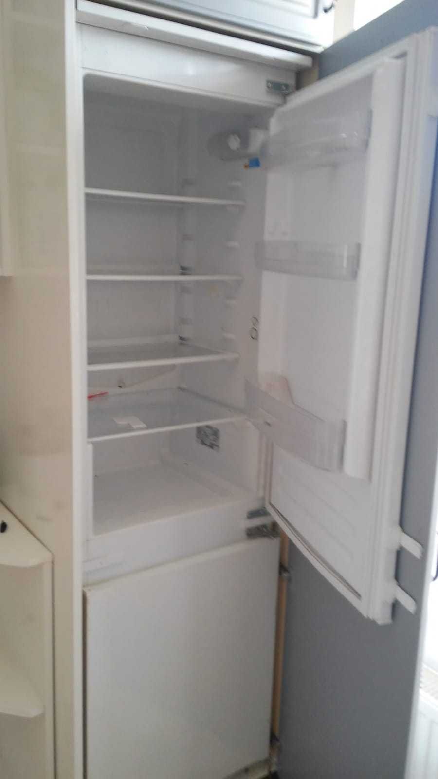 Lodówko-zamrażarka Indesit- do zabudowy
