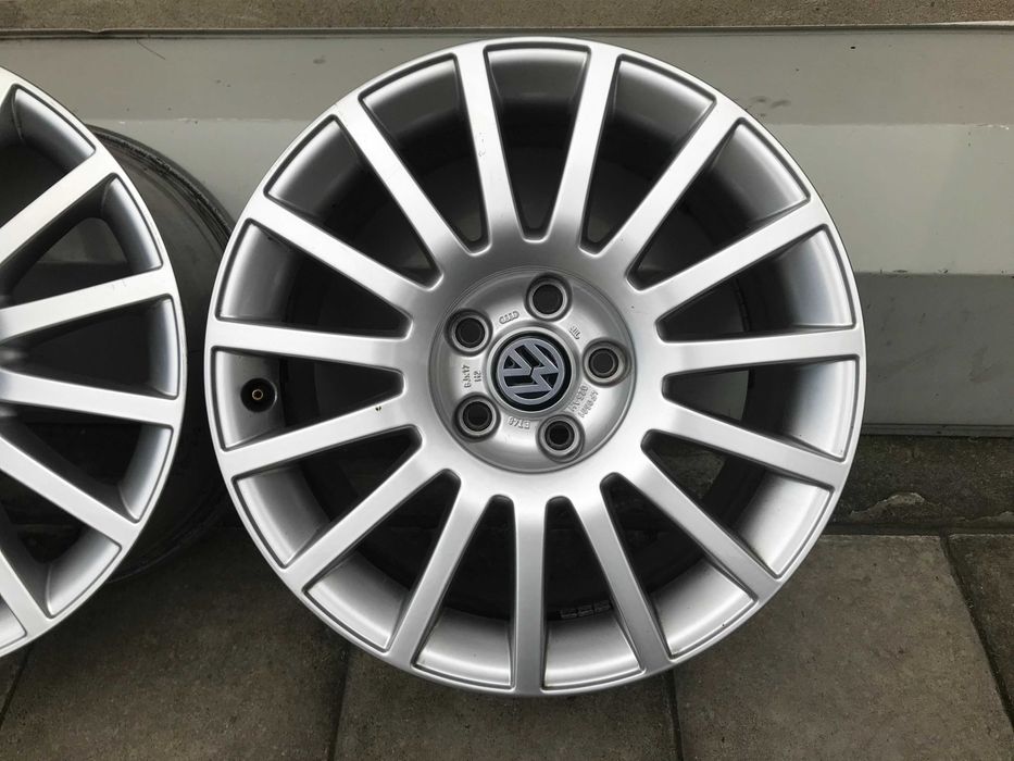 Felgi 17 VW Passat Tiguan Audi A4 A6 Skoda Superb 8Jx17 ET48 5x112
