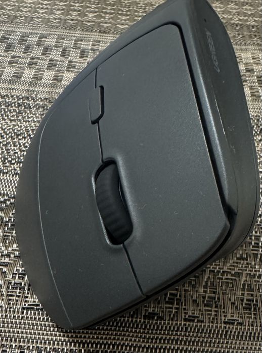 UGREEN Vertical Wireless Mouse M571 2.4G - безшумна вертикальна мишка