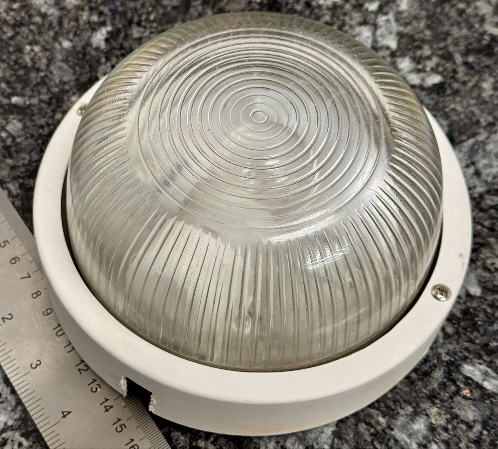 Luminária / luz de parede ou teto