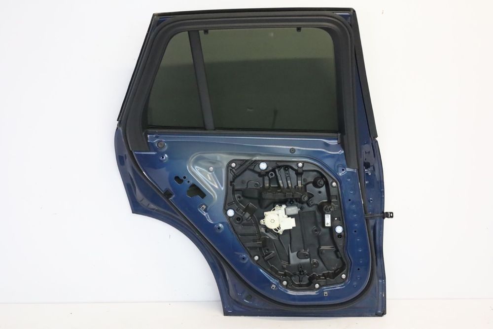 Двері задні  до BMW X5 G05 в кольорі C1M