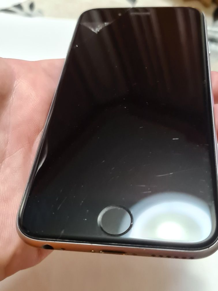На Запчастини чи Під Ремонт iPhone 6s A1688 64GB не робочий