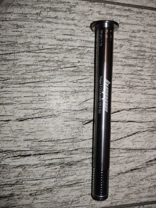 Титановая сквозная ось HEPPE 12x122/ М12  Р1.75