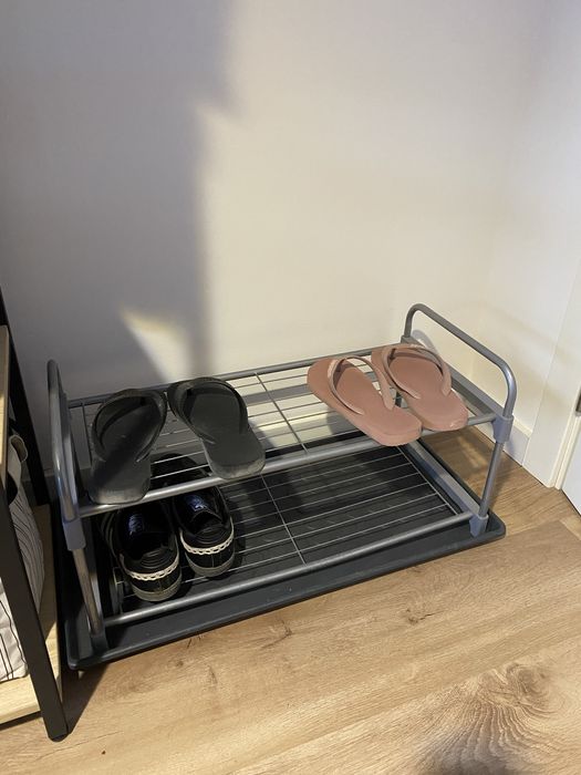 Sapateira cinza nova