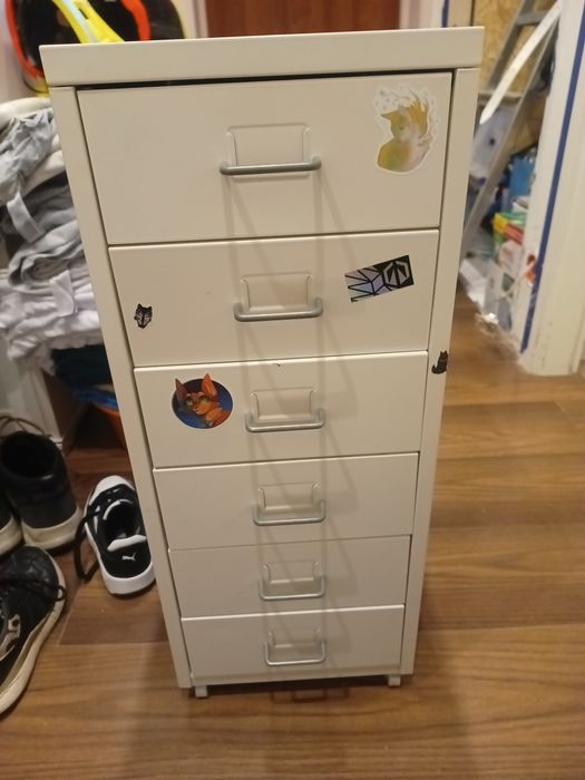 Metalowa komoda.IKEA HELMER Komoda na kółkach, biała 28x69 cm