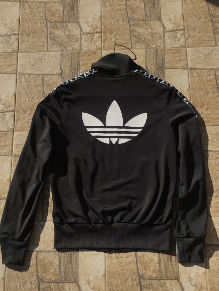 Adidas на лампасах