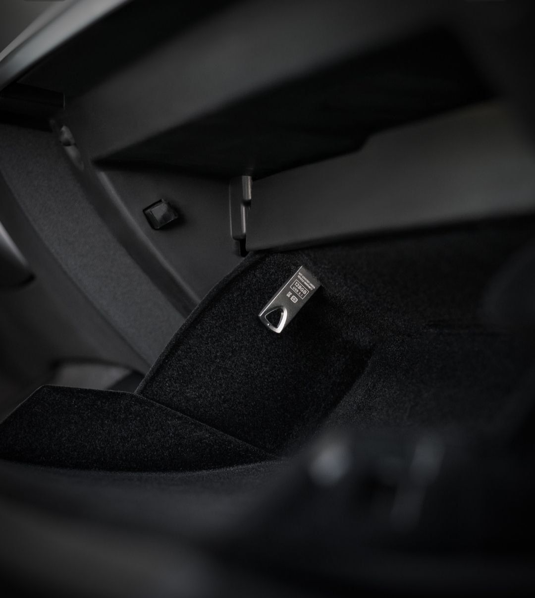 Tesla USB Stick 128Gb 3.1 NEW COMPACT DESIGN Original флешка оригінал