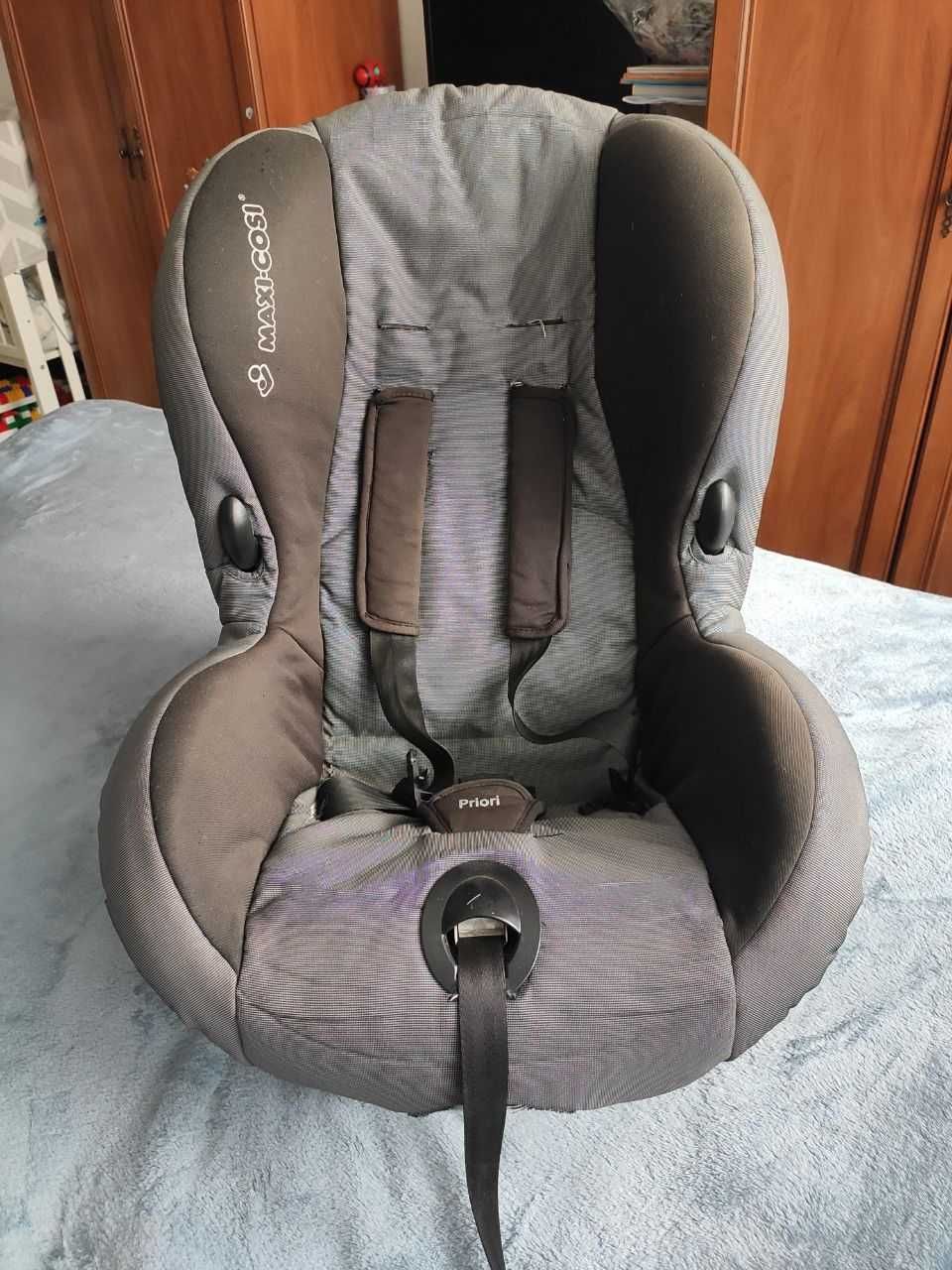 Автокрісло Maxi-cosi 9-18 universal