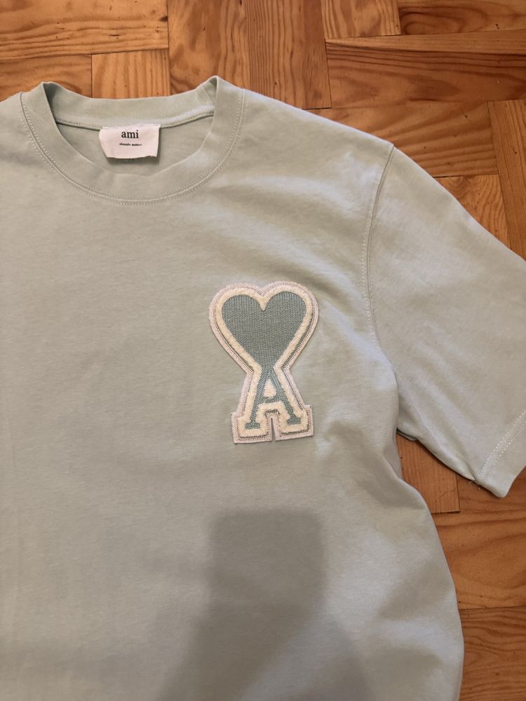 Tshirt Ami Paris tamanho L