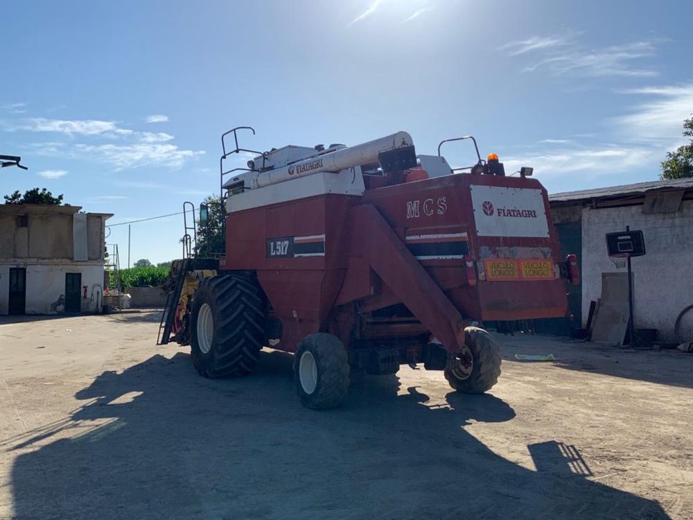 Ceifeira Fiatagri L517 com rastos