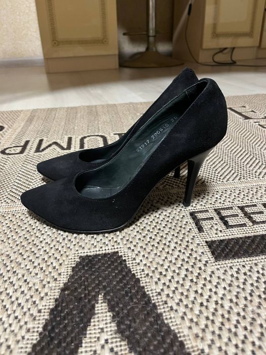 Замшеві підбори ( туфлі) б/у