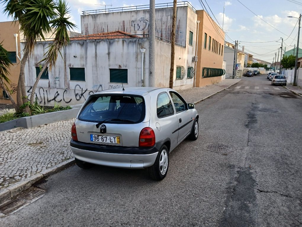 Opel corsa 1.2 gasolina com tudo em dia e pronto a andar