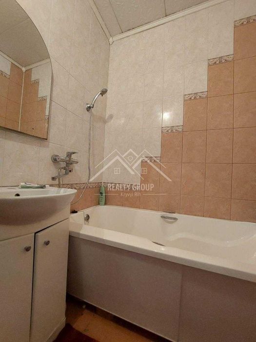 Продаж 2к у ЦМ р-ні по вул.Українській поряд із парком Гагаріна