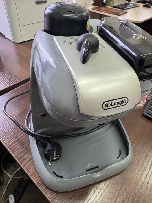 DeLonghi  CAT.: з системою autocappuccino